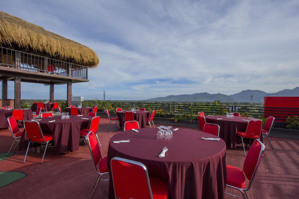 Pratama Hotel & Convention Матарам Екстер'єр фото